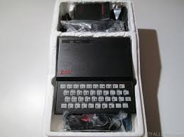 The ts1000's casing had slightly more internal shielding but remained the same as sinclair's, including the membrane keyboard. Sinclair Zx81 Personal Computer Boxed Nightfall Blog Retrocomputermania Com
