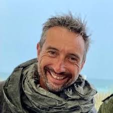 Daniel Cron's Instagram, Twitter & Facebook