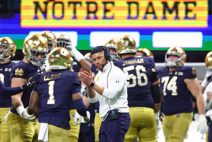 The University of Notre Dame du Lac Fighting Irish Preview | Hammer and  Rails