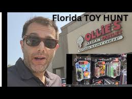 How Star Wars tricked us into seeing two cantina aliens with one puppet!  Plus removable toy pants!