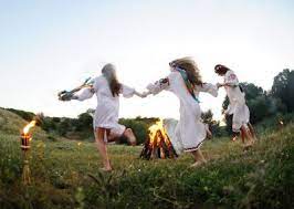 Перед тем как ложиться спать, оставьте их под подушкой. Gadaniya V Noch Na Ivana Kupala 2021 Gadaniya Na Suzhenogo I Sudbu Unian