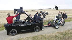 An improbable, screwball, and slapstick police investigation into bizarre crimes on the outskirts of a small channel town in the . Dans Les Coulisses Du Tournage De Coin Coin Et Les Z Inhumains P