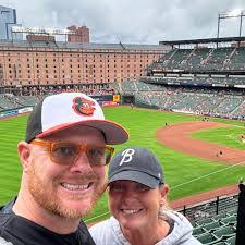 Derek Mast's Instagram, Twitter & Facebook