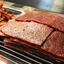 Namun dendeng dapat dibuat dari daging lainnya seperti kambing atau babi. Jual Dendeng Babi Kering Terbaru Lazada Co Id