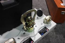 Curt 16055 bent plate gooseneck hitch offers high safety as it features extra slots to attach safety chains. Sema 2017 B W Trailer Hitches Oem Ball And Safety Chain Kit