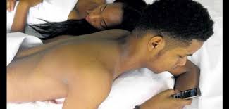 We did not find results for: Il Laisse 10 Consignes A L Homme Qui Couche Avec Sa Femme