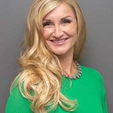 Laurie Dietz's Instagram, Twitter & Facebook