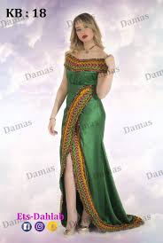 Voir plus d'idées sur le thème robe fille, robe, robe fillette. Pin By Nora Haikem On Kabile Fashion Dresses Traditional Outfits Afghan Dresses