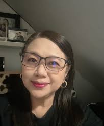 Hi all! I just wanted to introduce myself and share a photo. Thanks for  accepting my request to join. I am a life coach www.reinventyou1st.com  women's fashion boutique owner www.devoilercouture.com Love event