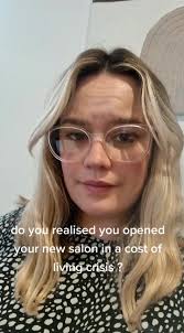 Linzi ryan-hillyer (@linzihillyer)