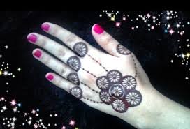 Best gol tikka mehndi designs. 9 Latest And Popular Gol Tikka Mehndi Designs Styles At Life