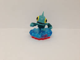 An undersized animal, especially the smallest animal of a litter. Skylanders Figur Gill Runt Trap Team