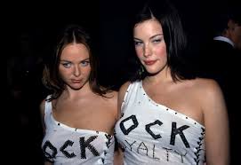 The lord of the rings: Remember When Stella Mccartney And Liv Tyler Wore Matching T Shirts To The Met Gala