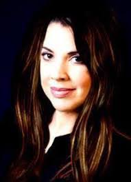 Elizabeth Monge's Instagram, Twitter & Facebook