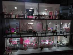 Construction De Maisons De Poupee Barbie Maison De Poupee Barbie Maison De Poupee Maison Barbie
