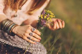 Gold is both a color and a metal and as both color and metal it is associated with kings, things pertaining to kings, and kingdoms. What Does The Bible Say About Jewelry