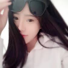 NEW photos and NEW hair!!!! Selamat siang, dan selamat hari raya bagi umat  yang menjalankannya :) Ini mimin mau share foto terbaru Wenwen!! Dia punya  rambut baru yang unyu-unyu QiuwenS :) Gimana