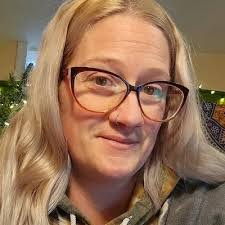 Jillian Warren's Instagram, Twitter & Facebook