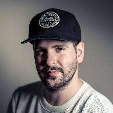 Chris Reza's Instagram, Twitter & Facebook