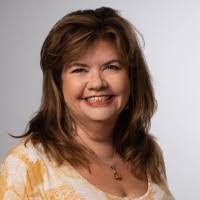 Kathryn Nugent's Instagram, Twitter & Facebook