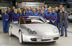 Valmet automotivella maksamme kaikille sankarilisää, joka määrittyy työhistoriasi perusteella. The 100 000th Porsche Boxster Produced In Uusikaupunki
