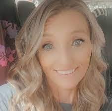 Leighann Holifield's Instagram, Twitter & Facebook