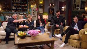 Watch the official trailer below and click here to stream friends: Der Trailer Zur Grossen Friends Reunion Ist Da So Sehen Rachel Ross Co 17 Jahre Spater Aus Serien News Filmstarts De