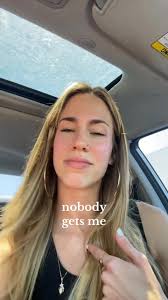 bringing this song back for a minute… still not over nobody gets me #sza  #nobodygetsme #singing