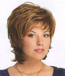 Bob Court Ebouriffe Coupe Courte Pour Cheveux Fins Coiffure Cheveux Mi Court Coupe Cheveux Visage Rond Cheveux Courts Visage Rond