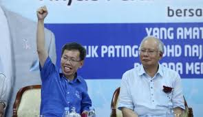 Dr.sim kui hian 沈桂贤医生 ●minister for local govt & housing sarawak砂地方政府与房屋部长 ●adun n14 batu kawah石角区砂立法议员. Sarawak Election Giving Sar Kuan Another Chance