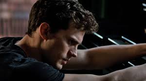 Quando tra anastasia, dakota johnson, e il ricco christian grey divampa la passione, lei scopre lati nascosti del miliardario ma anche di se stessa. Recensione Cinquanta Sfumature Di Grigio Everyeye Cinema