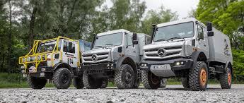 Rallye Dakar Winner Volker Capito Examines Unimog U 5030 Mbs World Unimog Mercedes Unimog Mercedes Camper
