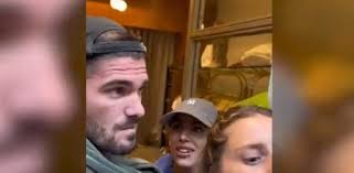 Descubren a Rodrigo De Paul y Tini Stoessel en un shopping y se desata un  caos