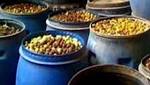 ضبط طن مخللات فاسدة و250