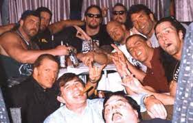 Oct 16, 2017 · even if you're not a hockey fan, you know who wayne gretzky is. Steve Austin Shares Amazing Throwback Photo Of A Wwe Tour Bus