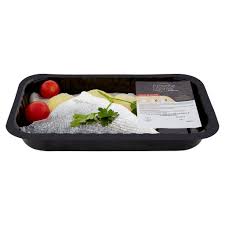 Aggiungere i gamberetti e completare con i funghi e un'altra spolverizzata di prezzemolo infornare la teglia per circa 40 minuti; Fresche Bonta Filetto Di Orata Con Patate E Pomodorini Everli