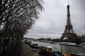 Auch in paris gilt wieder ein verschärfter lockdown ∙ istock.com/eva katalin. Corona Pandemie Frankreich Will Reisende Aus Risikogebieten An Flughafen Testen Politik Stuttgarter Zeitung