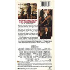 Demi'nin çıkışı yakaladığı film, duygusal içeriği bir yana, patrick swayze ile genç kızları, demi ile genç erkekleri, whoopi ile orta yaştaki zencileri heyecanlandıran. Vhs Disclosure With Michael Douglas Demi Moore 085391357537 On Ebid Ireland 145671592