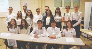 Fiche établissement coll�ge jeanne d'arc code uai : Saint Affrique Les Collegiens Lancent La Mini Entreprises Eco Dies