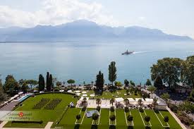 ceremonies de mariage avec vue sur le lac leman et les alpes wedding ceremony overlooking the alps and la fairmont fairmont hotel unforgettable experiences
