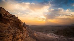 Riyadh saudi arabia desert tour to the edge of the world saudi arabia travel tips أجنبي في الرياضjanuslog. Edge Of The World Tour Saudi Arabia Tours