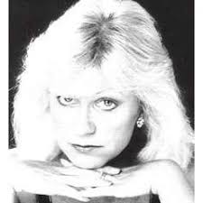 Artist: Suzanne Lynch