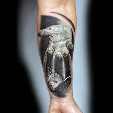 75 Schwarz Weiss Tattoos Fur Manner Masculine Ink Designs Designs Manner Masculine Schwarz Tattoos In 2020 White Tattoo Tattoos For Guys Forearm Sleeve Tattoos