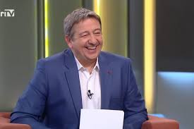 „aki szerint az országos vakcinálás, nem pedig az országos. Bayer Zsolt Merce