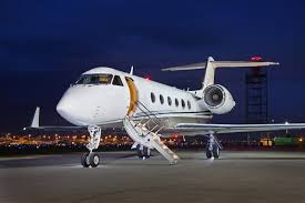 See The Private Jets Owned By Stars Like Beyonce Oprah And Tiger Woods In 2020 Private Jet Plane Private Jet Jet