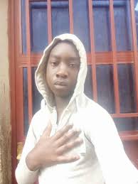 Kadunda comedy nundisha amakaashi nzakunywesha urusenda rwandan comedy. Paff Daddy Facebook