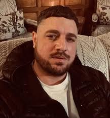 Hi all . Looking for a family friend . Matthew Scrimshaw, or Franklin, or  Parker . Born Mt Isa , 8th April 1972 . . Last seen at gatton Queensland  police station