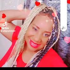 Boosie and his lady Rajel Nelson are all smiles as they kick it court side.  ❤️ ✍🏾: #TSRStaffJW