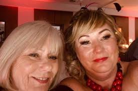 Bride offers her dress as charity tribute to late mum