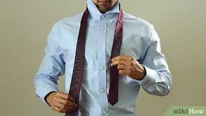 The windsor knot is a classic tie knot that creates a substantial, balanced knot that is better suited for wider collars and big people. 4 Ways To Tie A Tie Wikihow